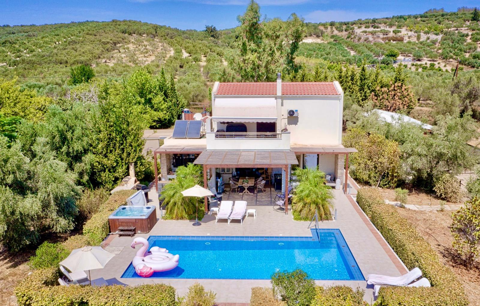 Villa in Armenoi - view 1