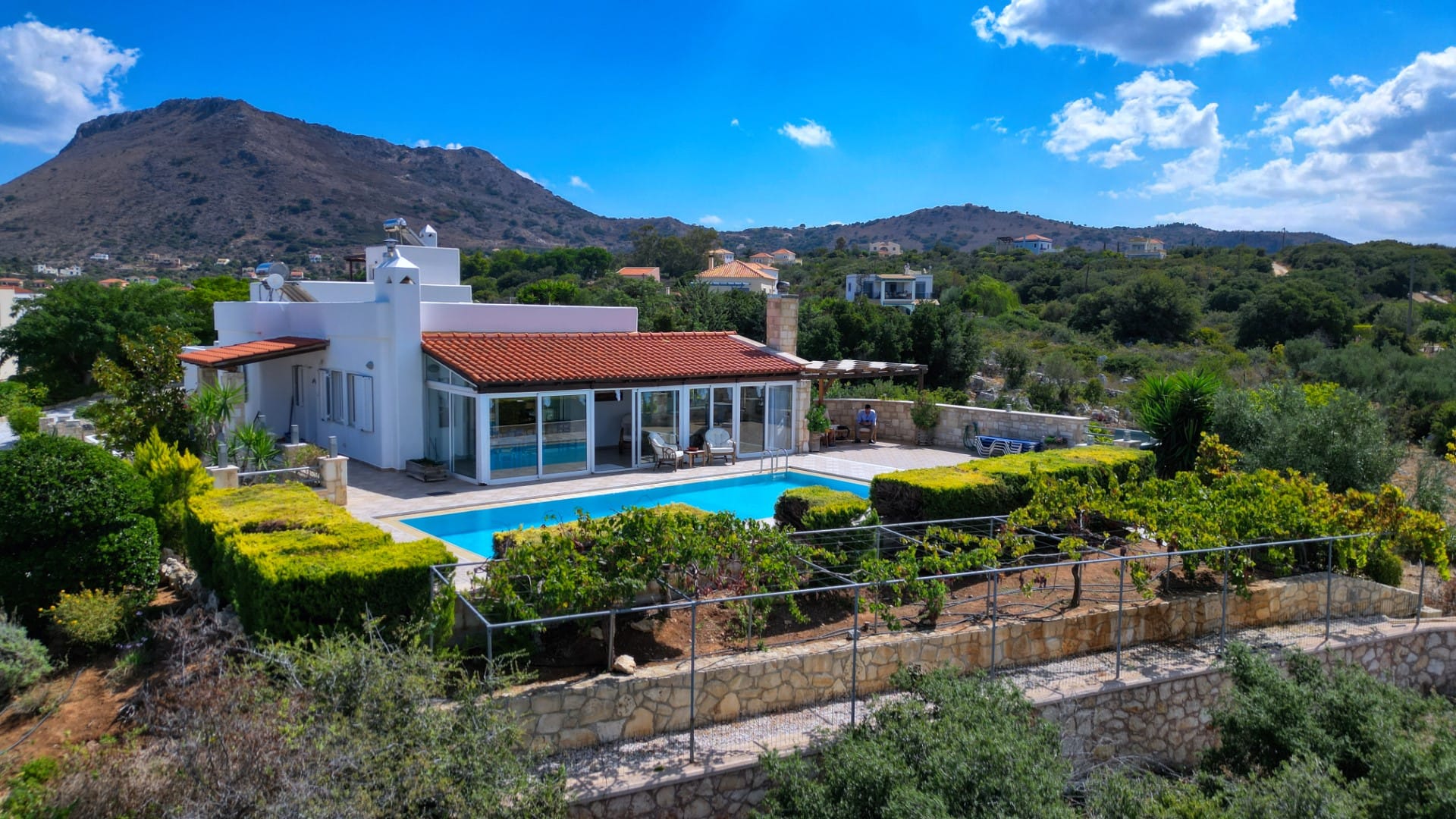 Villa in Plaka - view 1