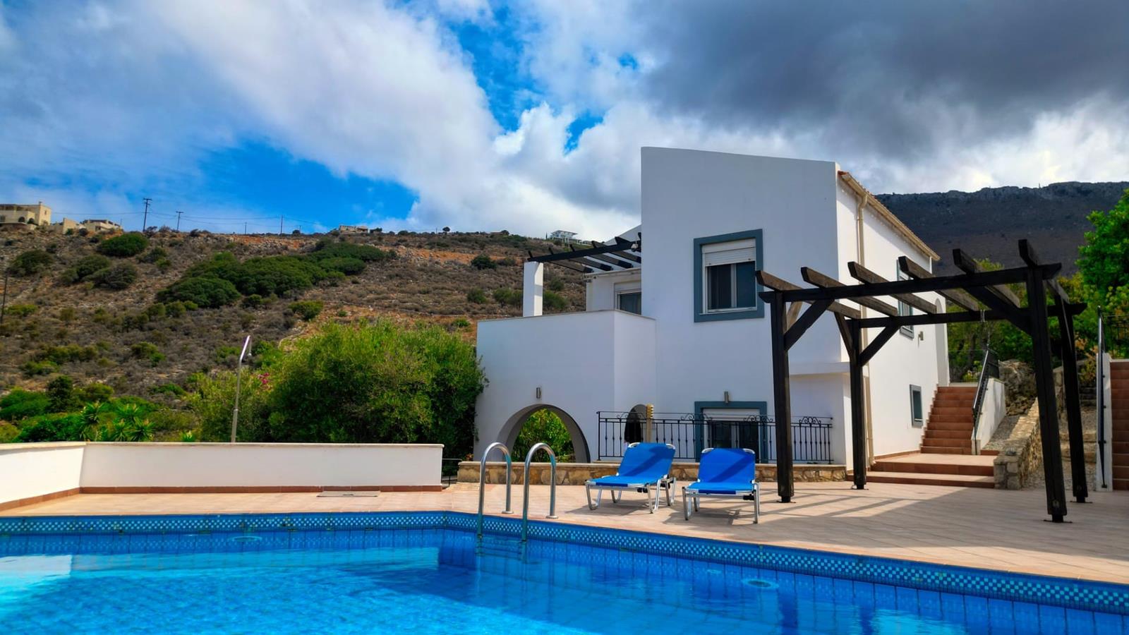 Villa in Kokkinon Khorion - view 1