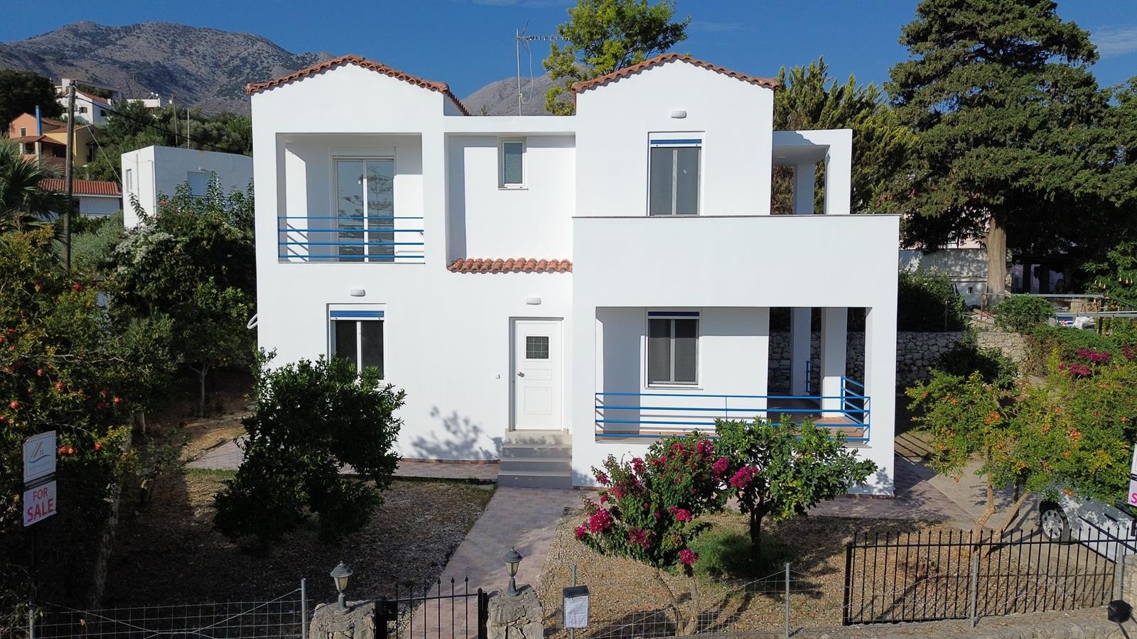 Villa in Kastellos - view 1