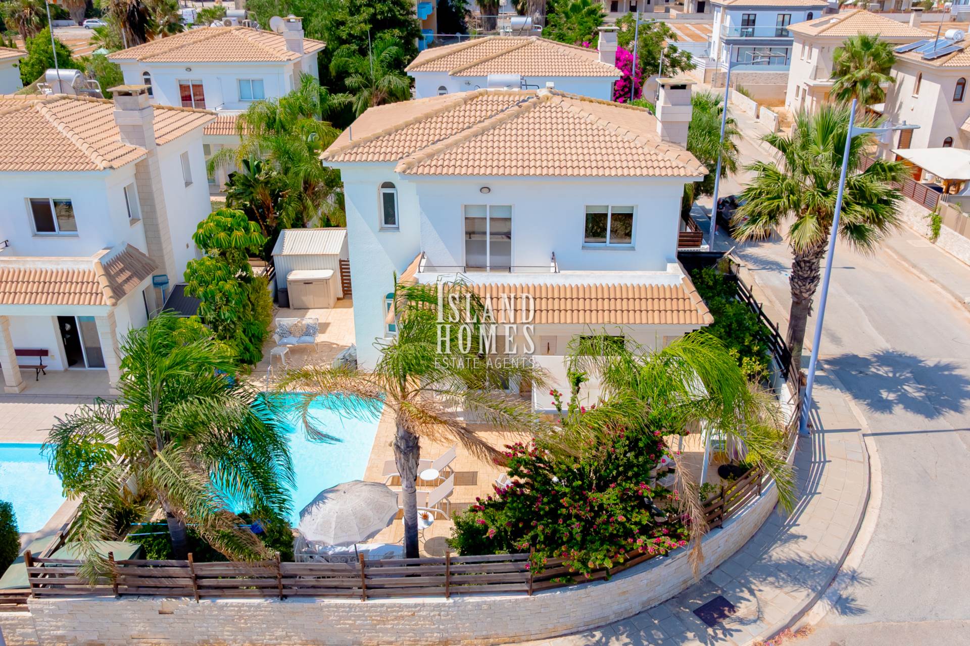 House in Paralimni - view 1