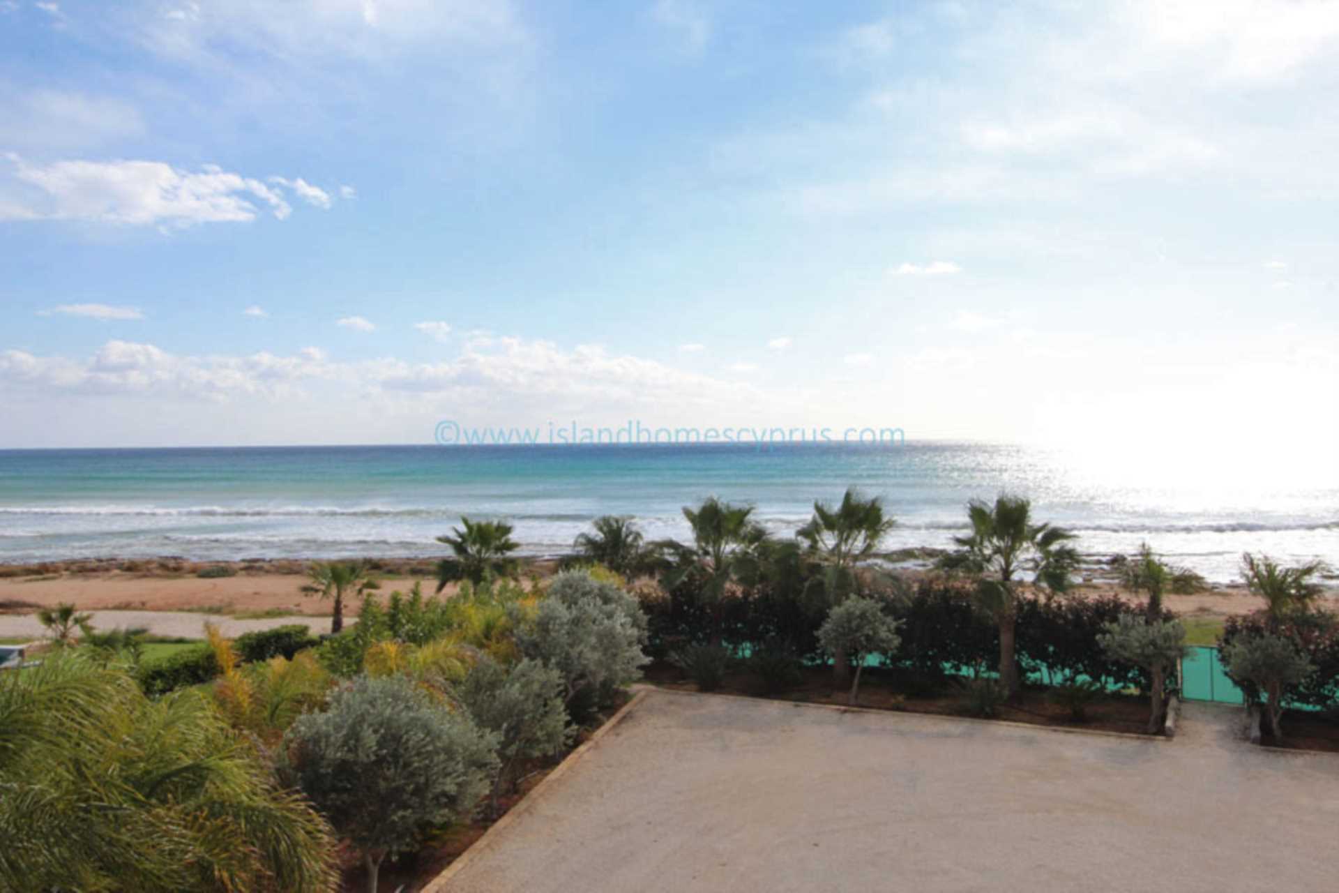 House in Famagusta - view 1