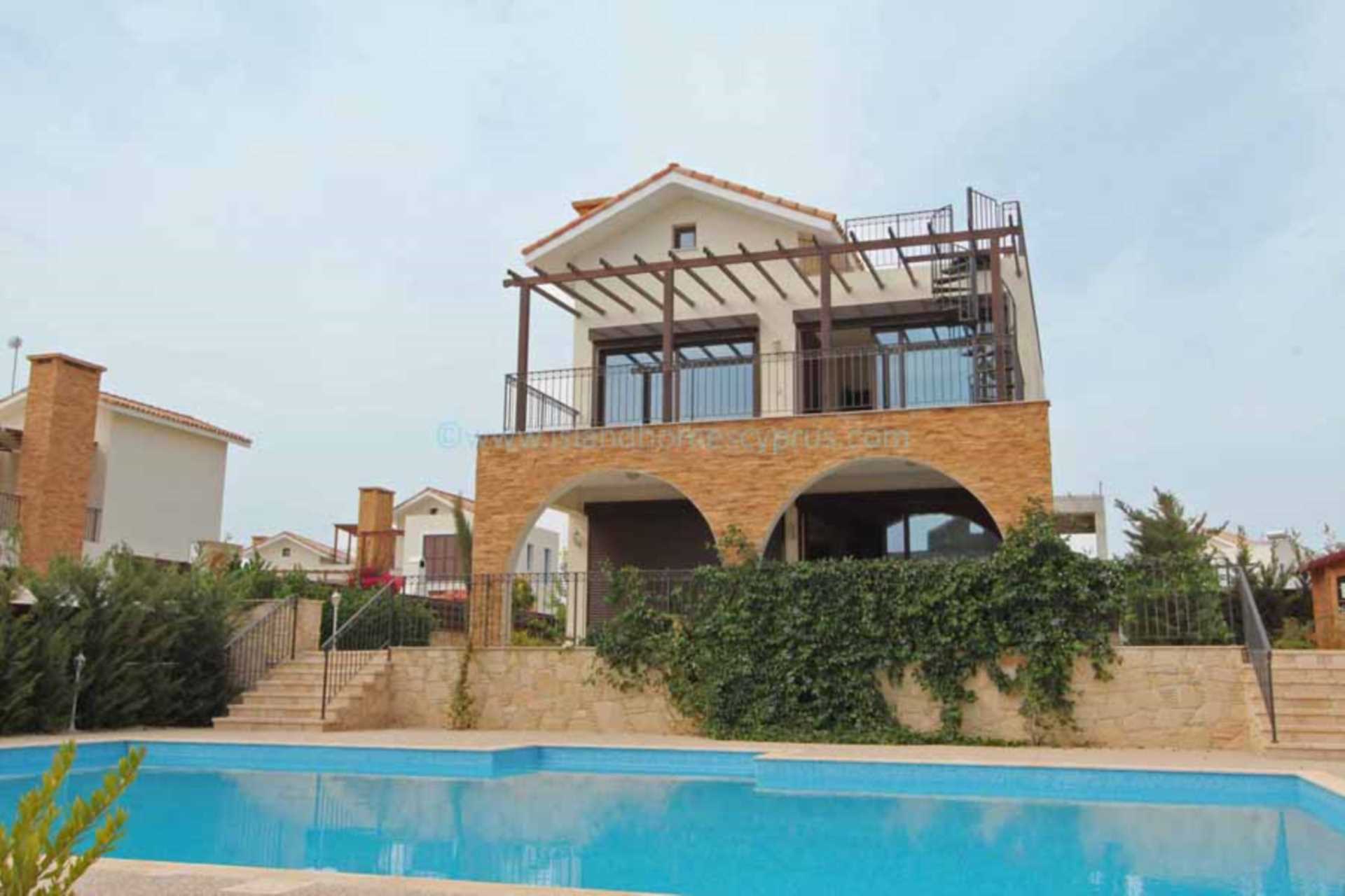 House in Famagusta - view 1