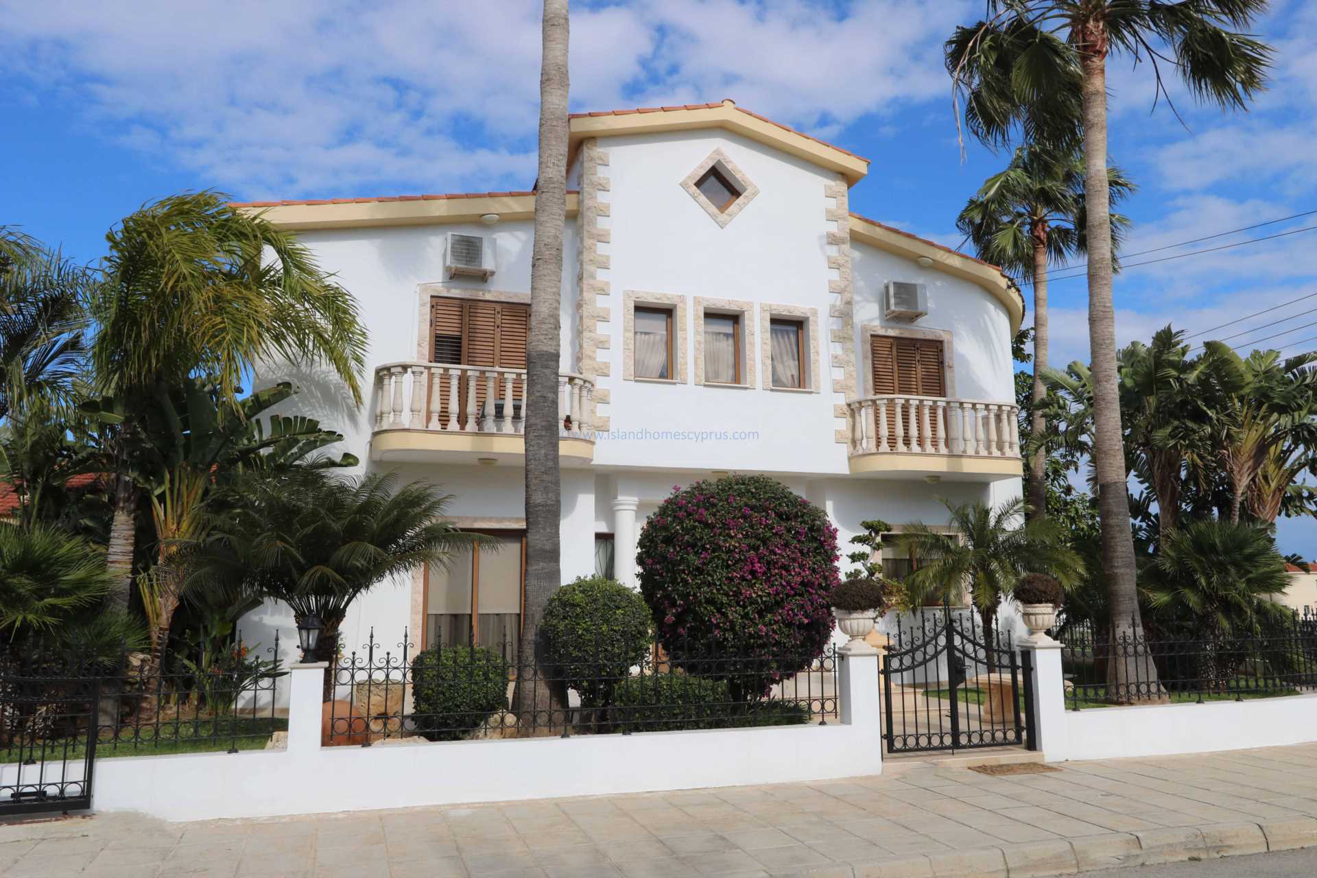 House in Paralimni - view 1