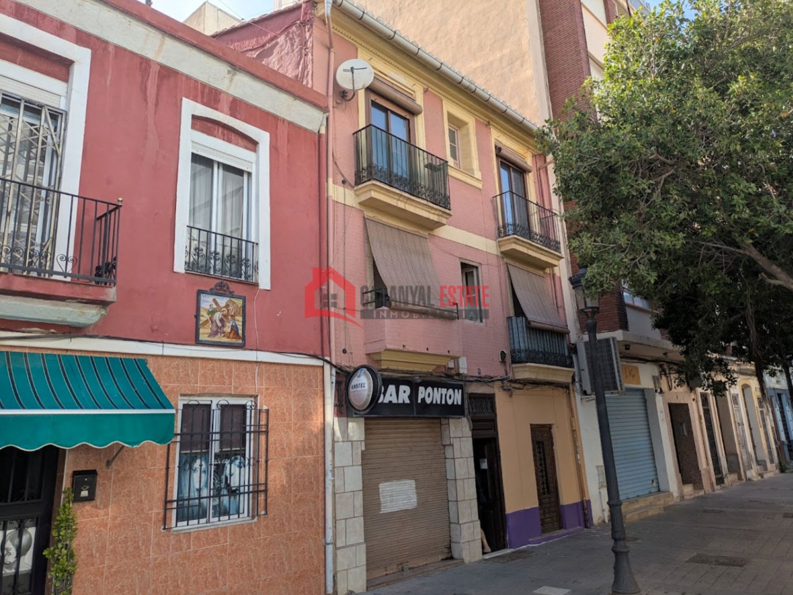 House in Valencia - view 1