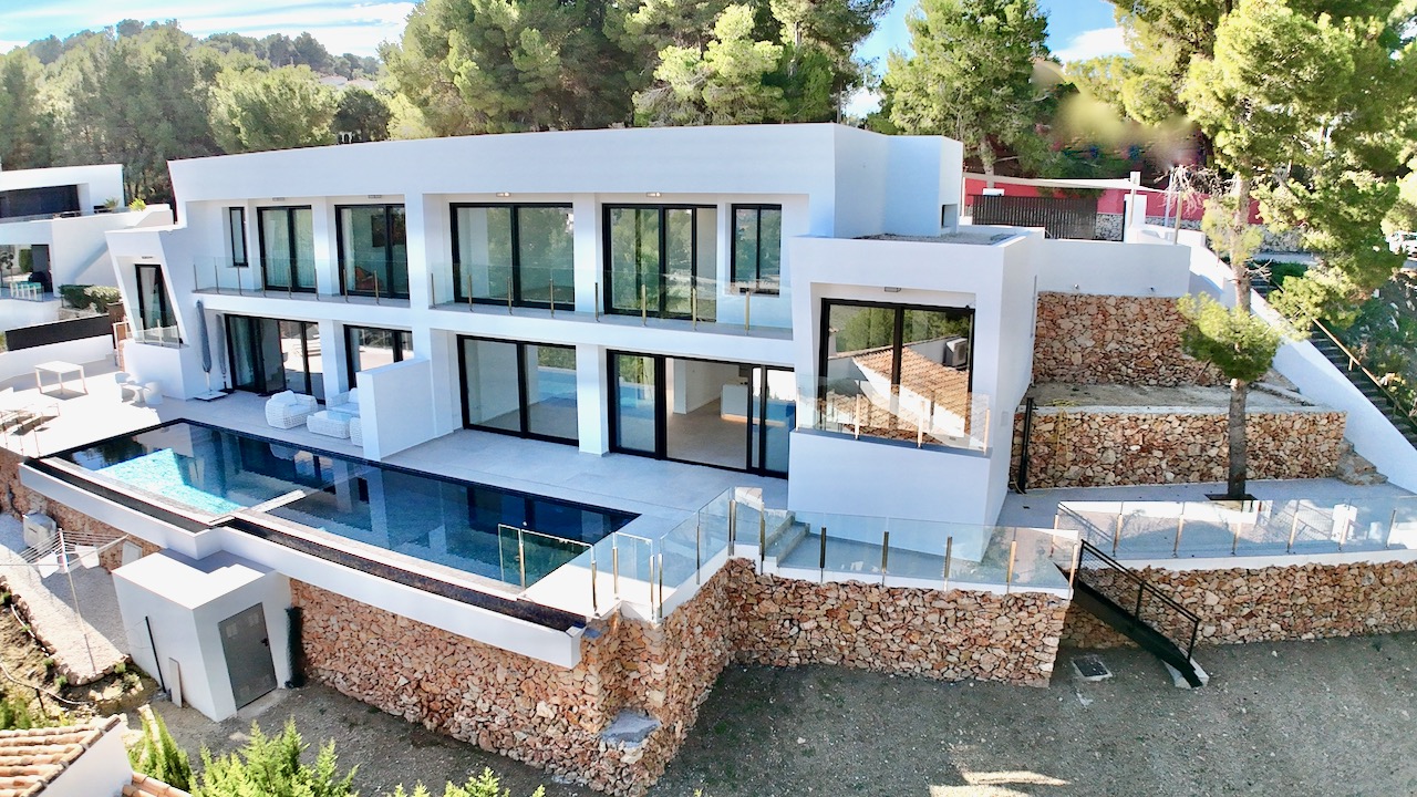Villa in Moraira - view 1
