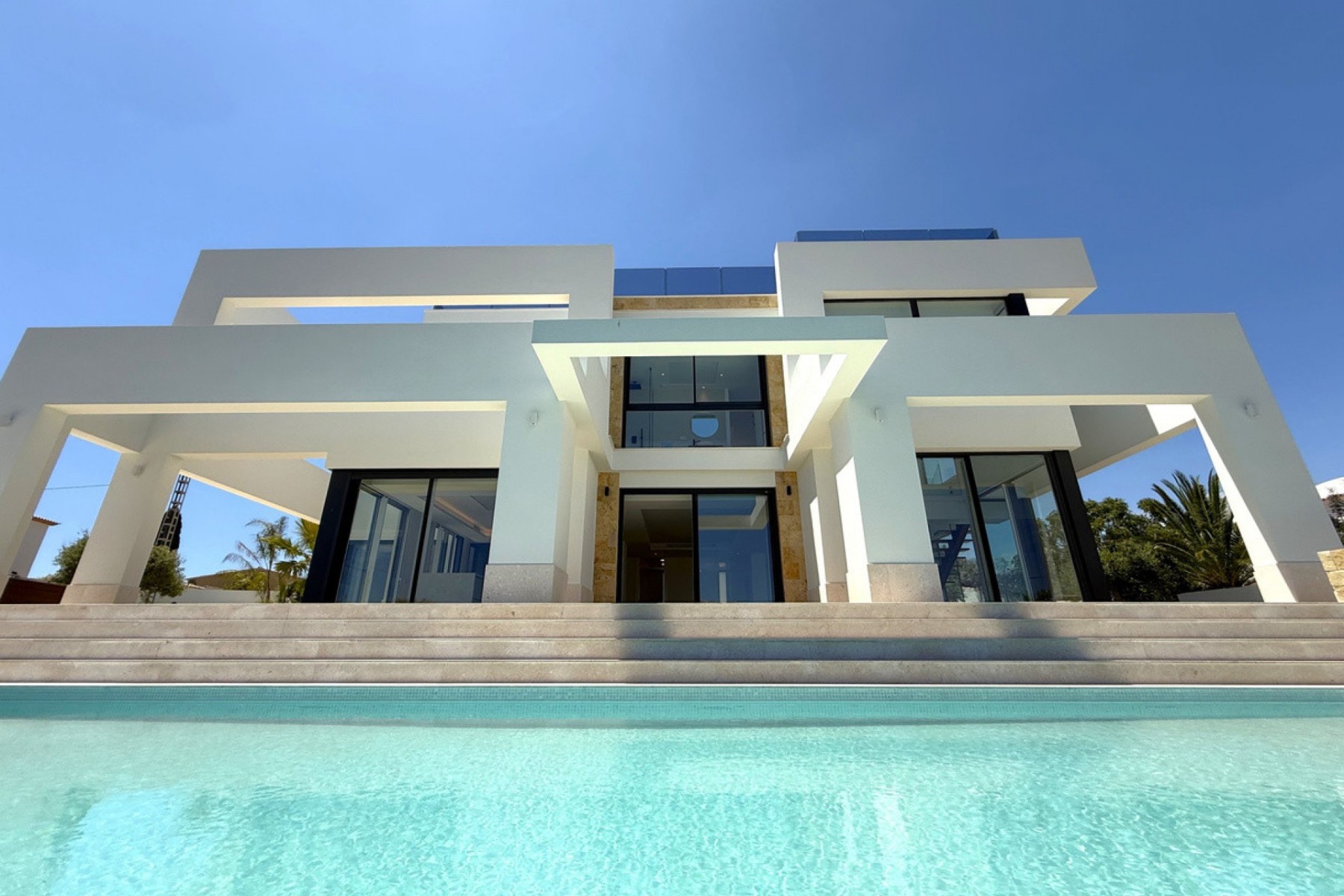 Villa in Benissanet - view 1
