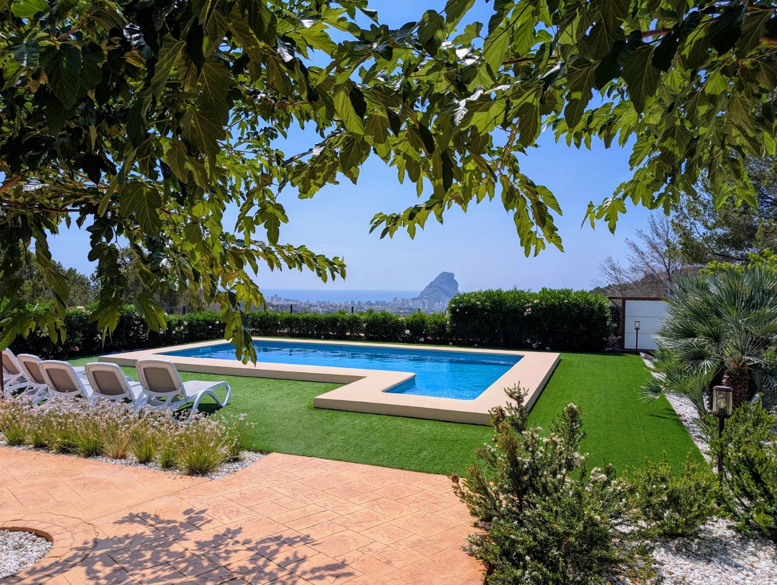 House in Benissanet - view 1