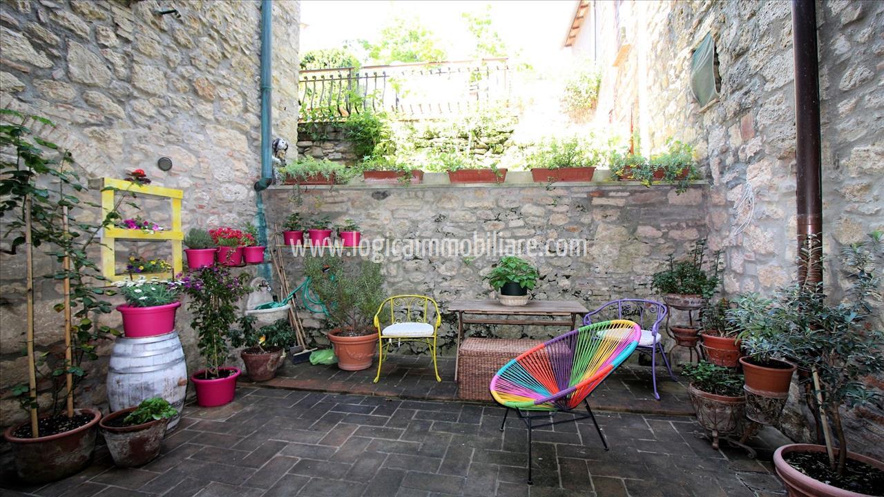 Apartment in Sarteano - view 1