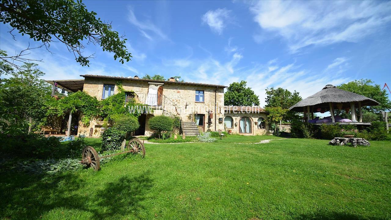 Farm, Ranch or Equestrian in Trequanda - view 1