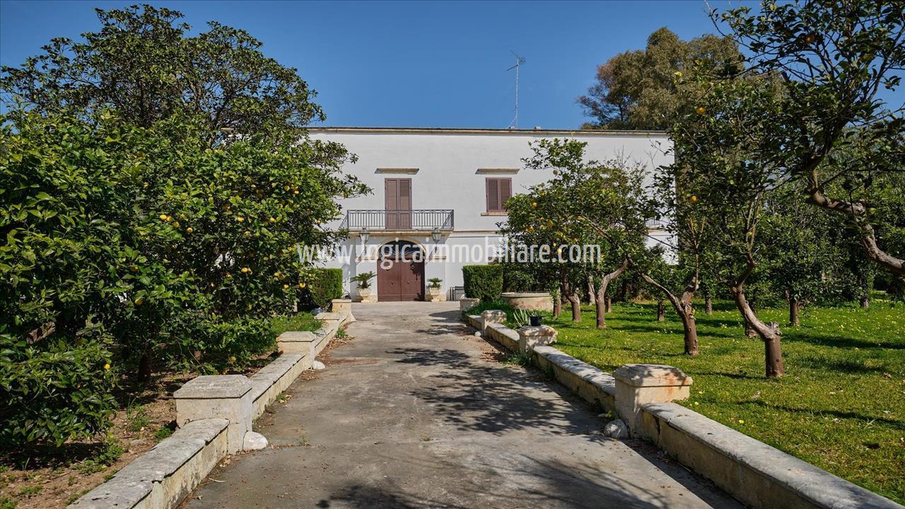 Villa in Lecce - view 1