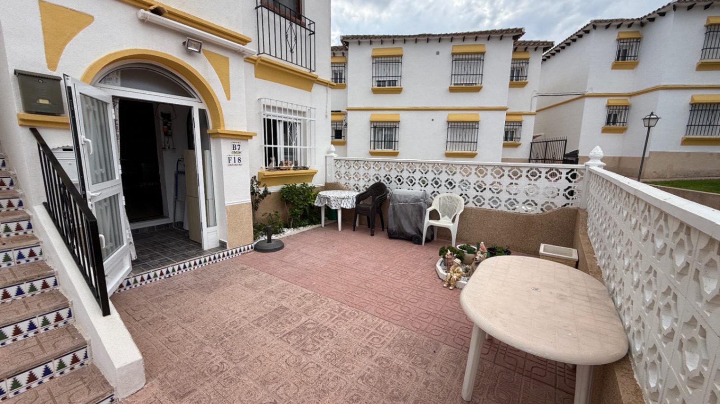 Apartment in San Miguel de Salinas - view 1