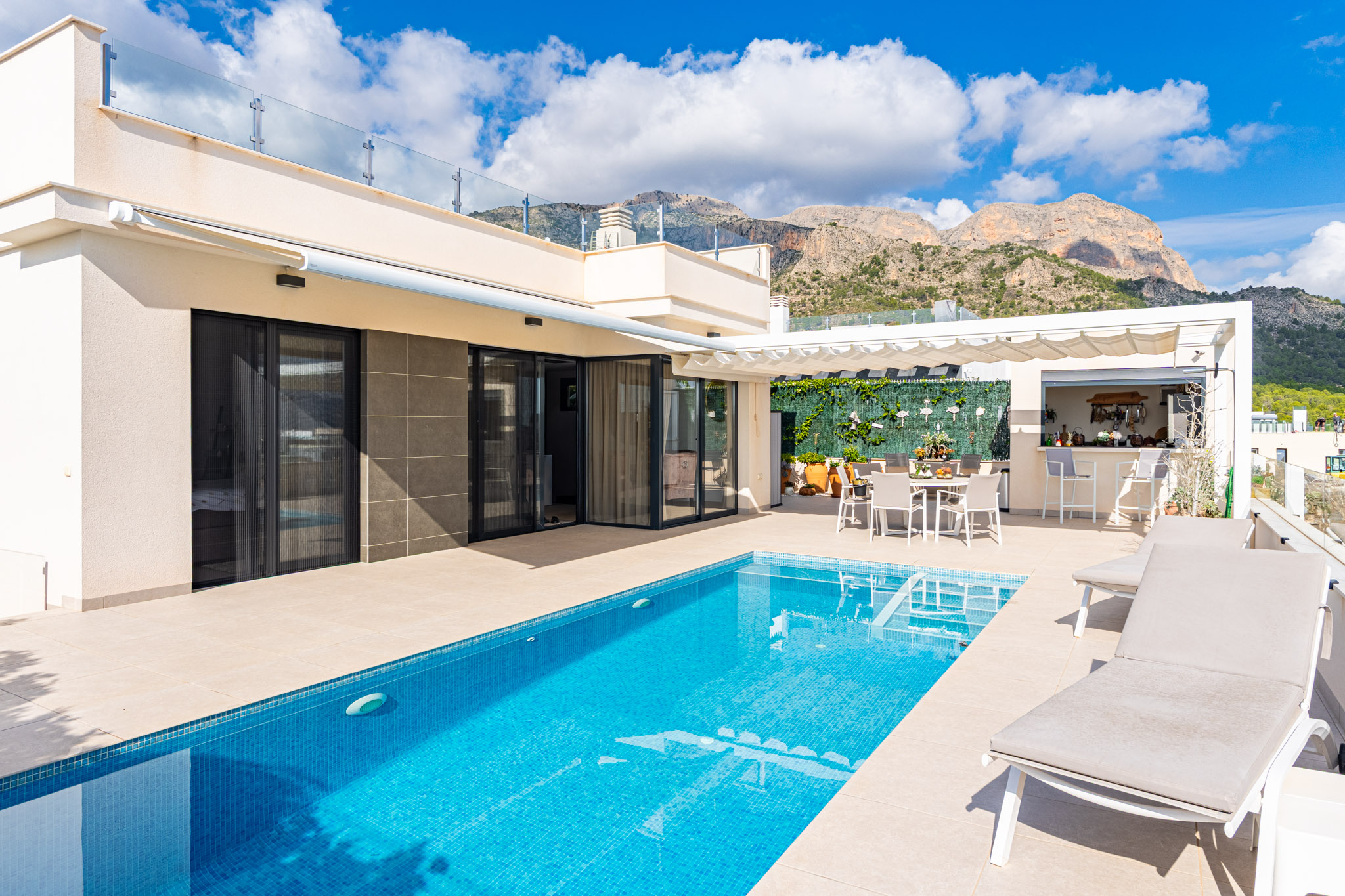 Villa in Polop - view 1