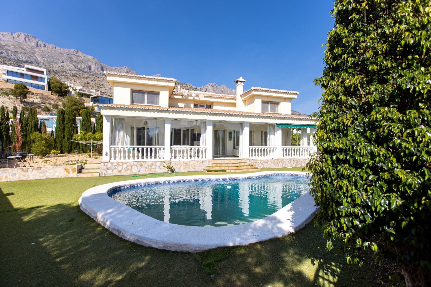 Villa in Altea - view 1