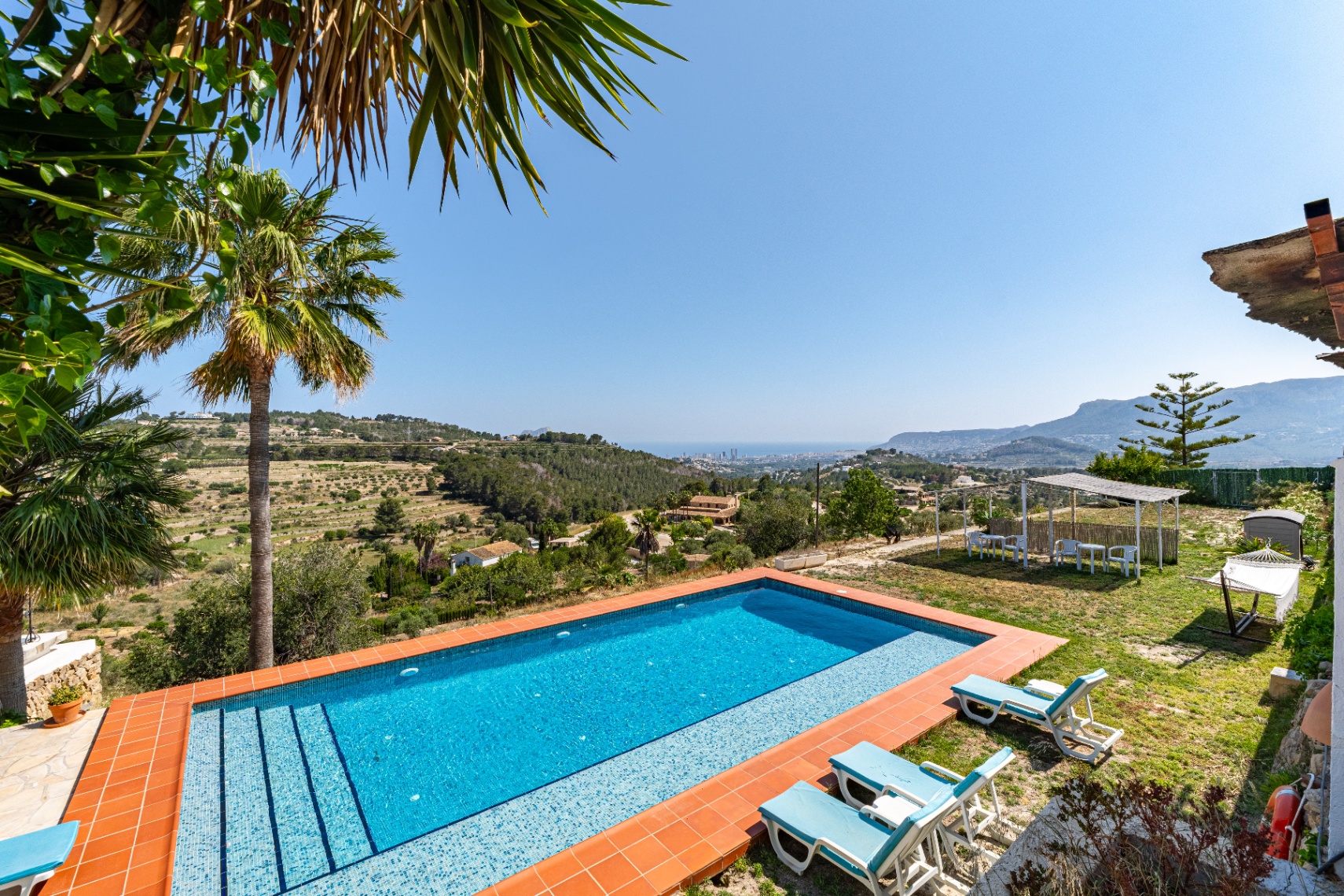 Villa in Benissanet - view 1