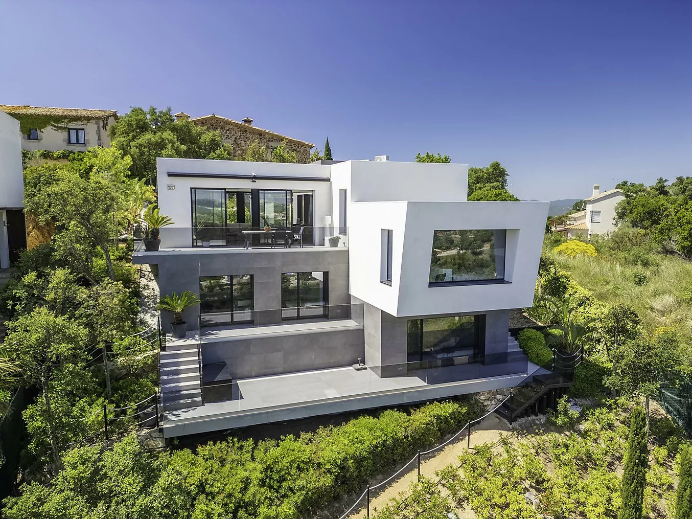 House in Girona - view 1