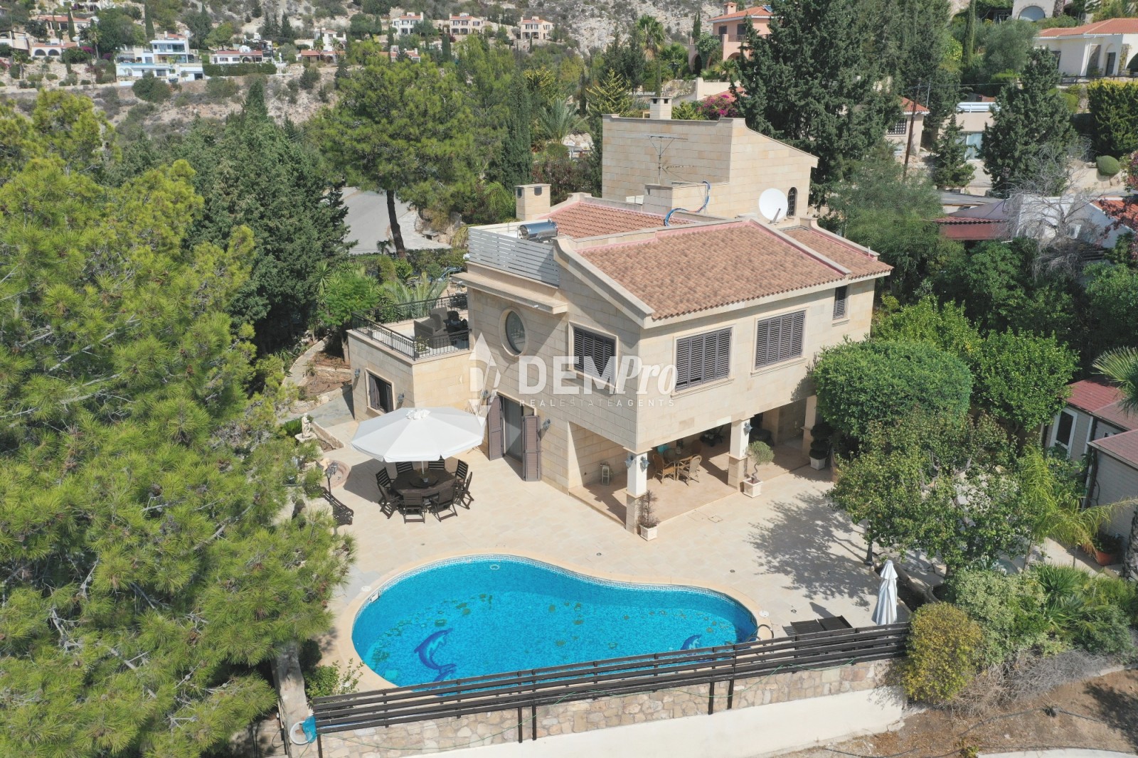 Villa in Tala - view 1