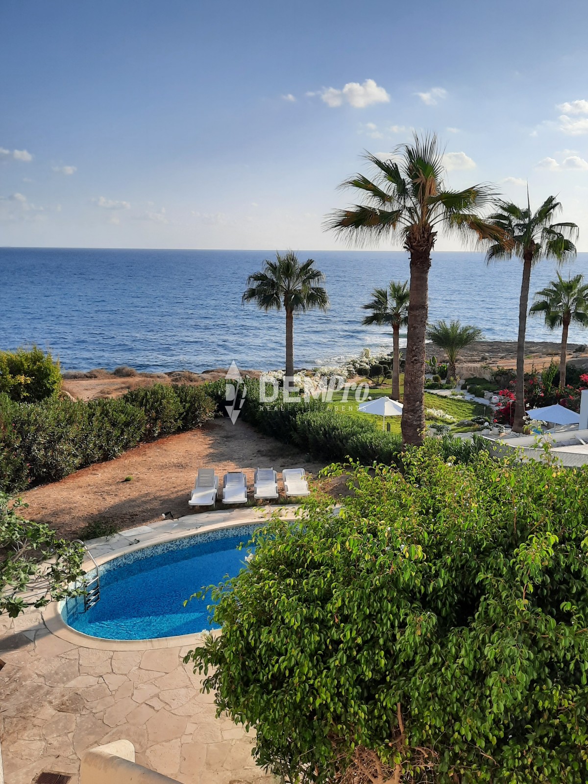 Villa in Kissonerga - view 1