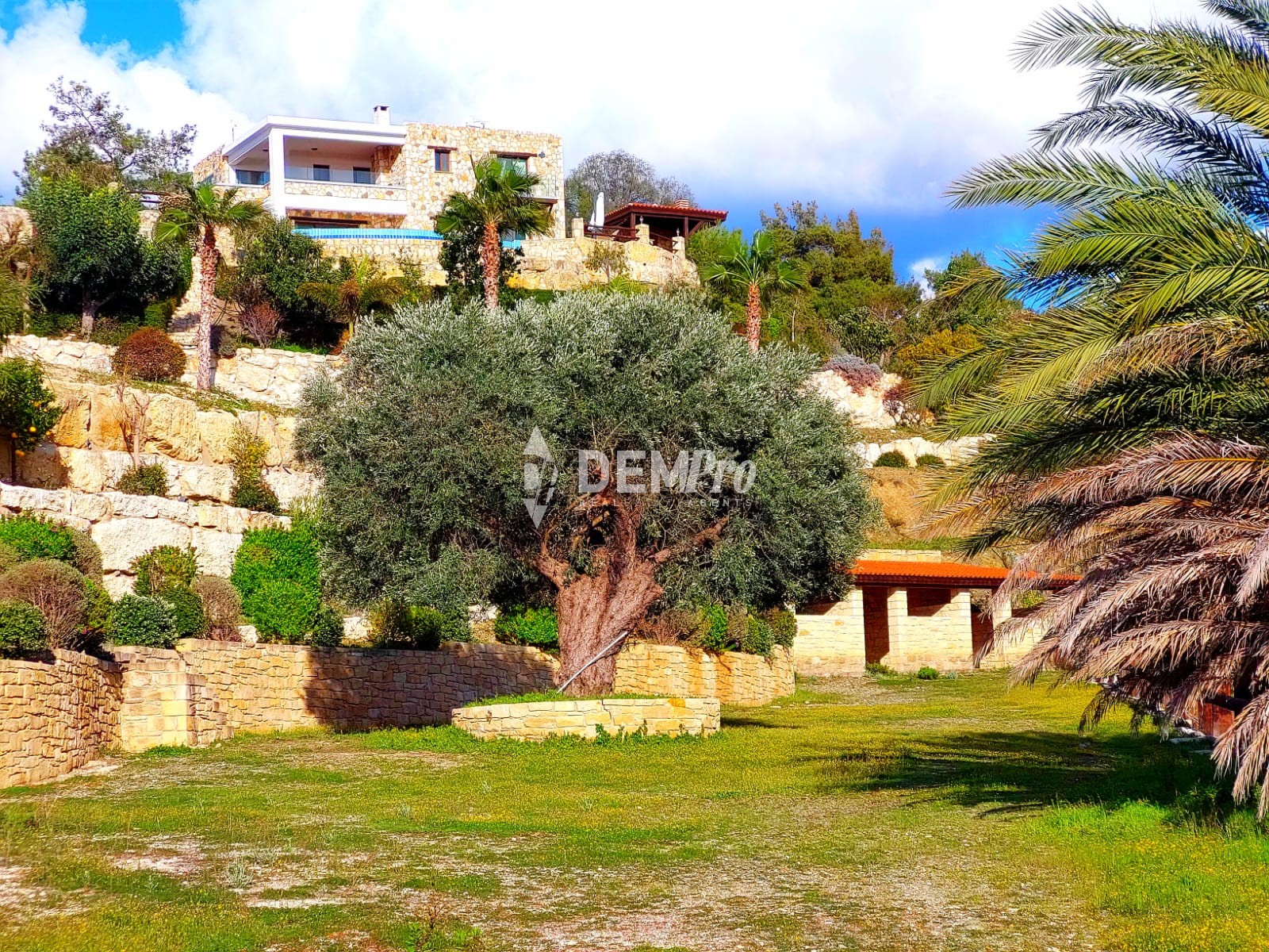 Villa in Pomos - view 1