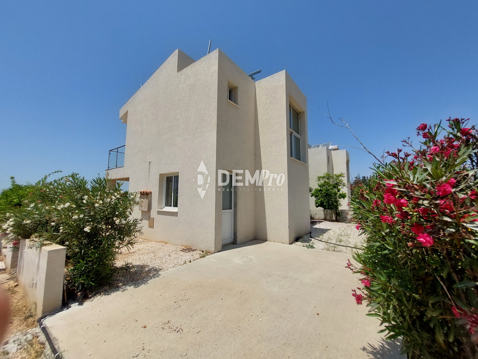 Villa in Pegeia - view 1