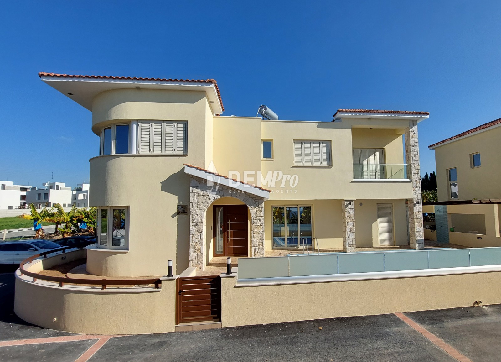 Villa in Kissonerga - view 1