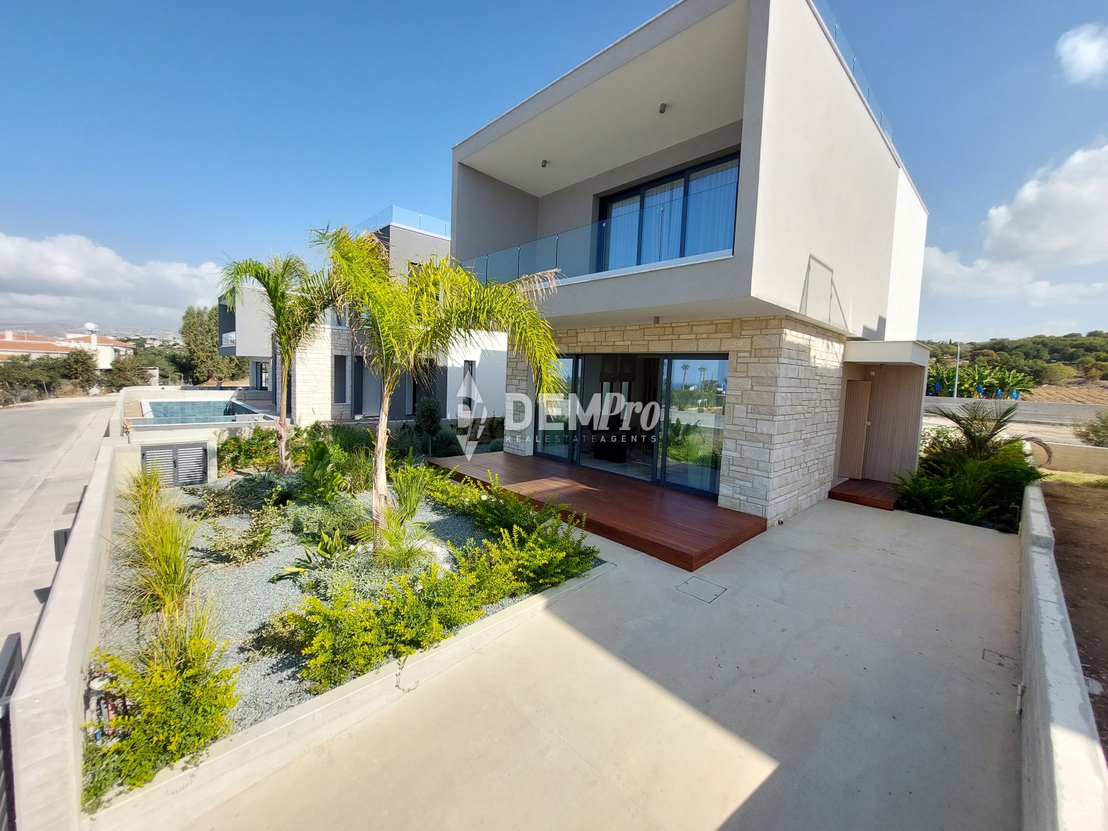Villa in Chlorakas - view 1