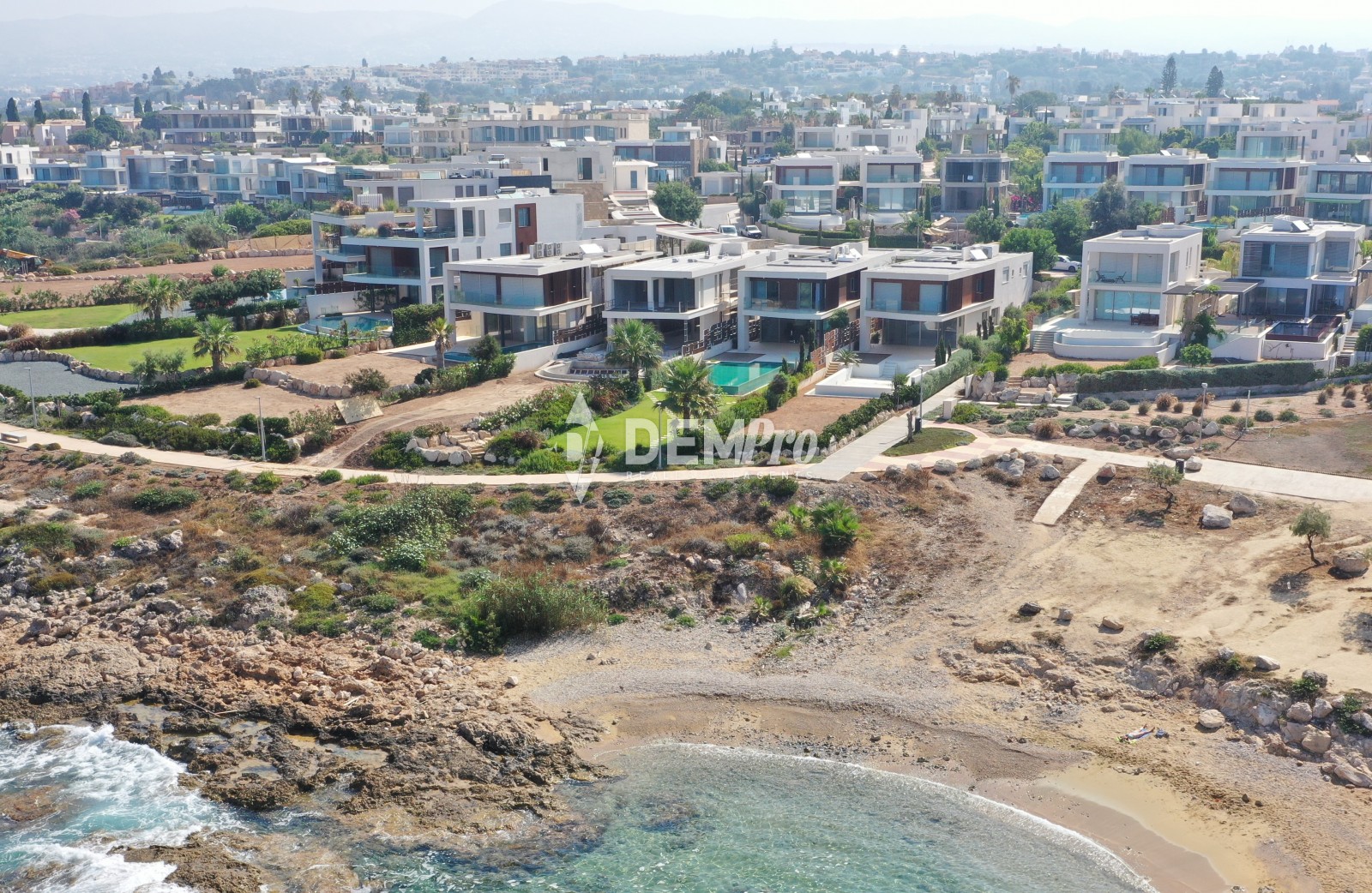Villa in Chlorakas - view 1