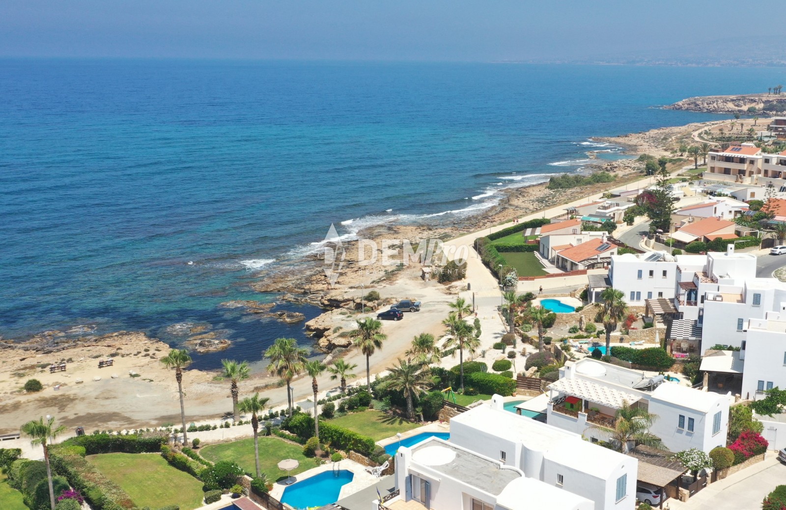 Villa in Chlorakas - view 1