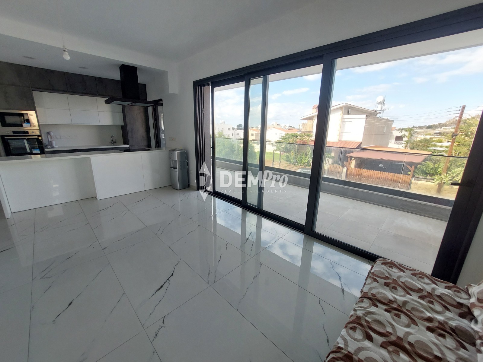 Apartment in Yeroskipou - view 1