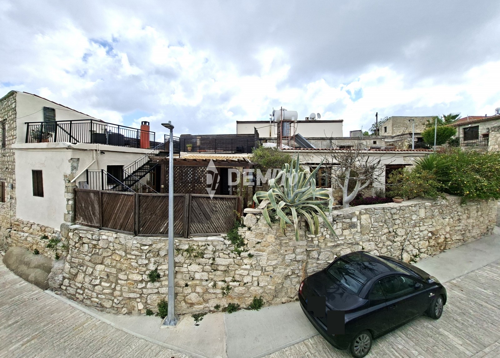 House in Koili - view 1