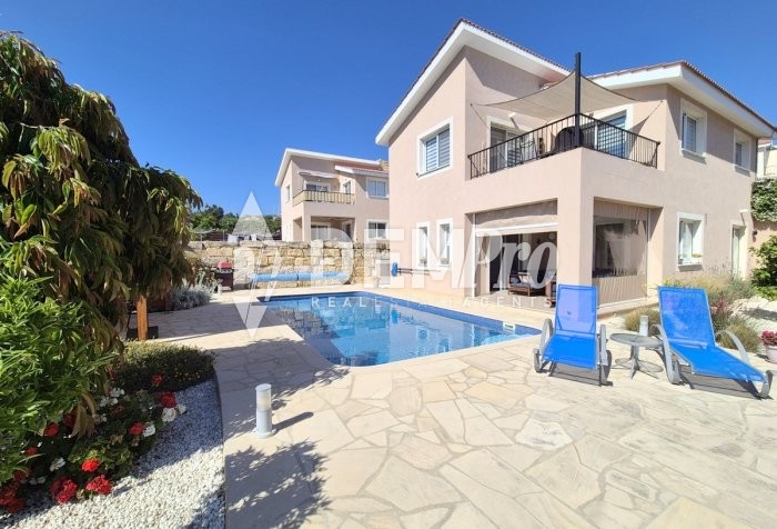 Villa in Tala - view 1