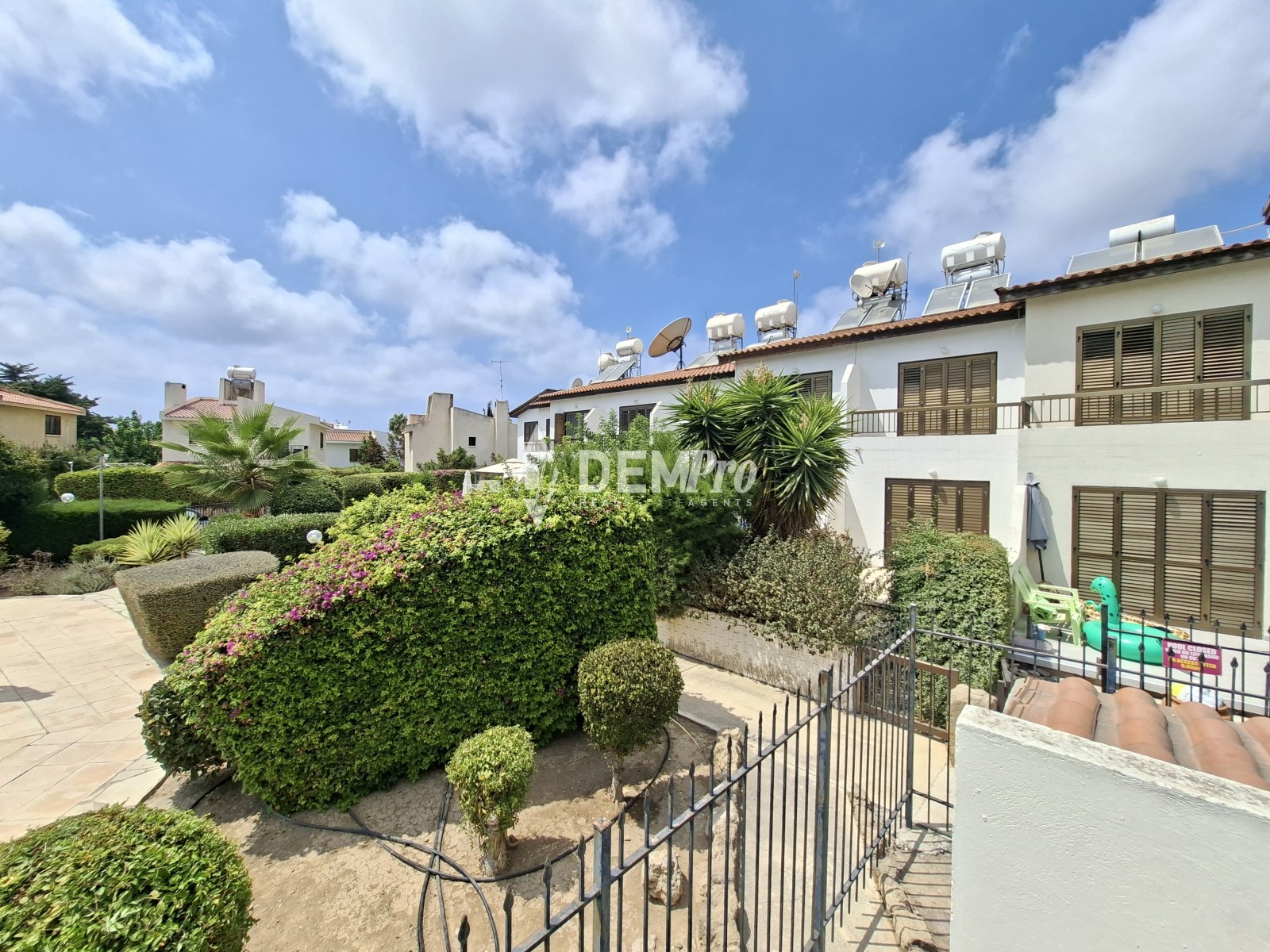 Villa in Paphos Municipality - view 1