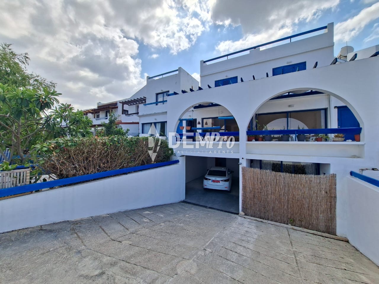 Villa in Polis Chrysochous - view 1