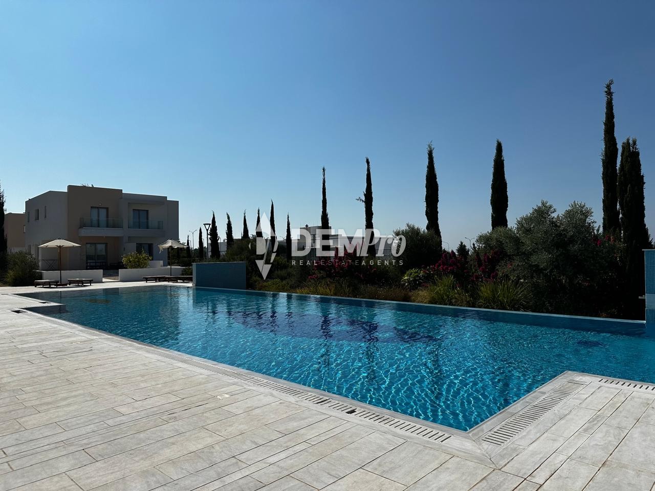 Villa in Koloni - view 1