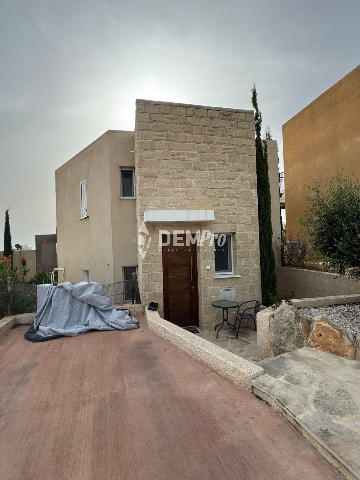 Villa in Chlorakas - view 1