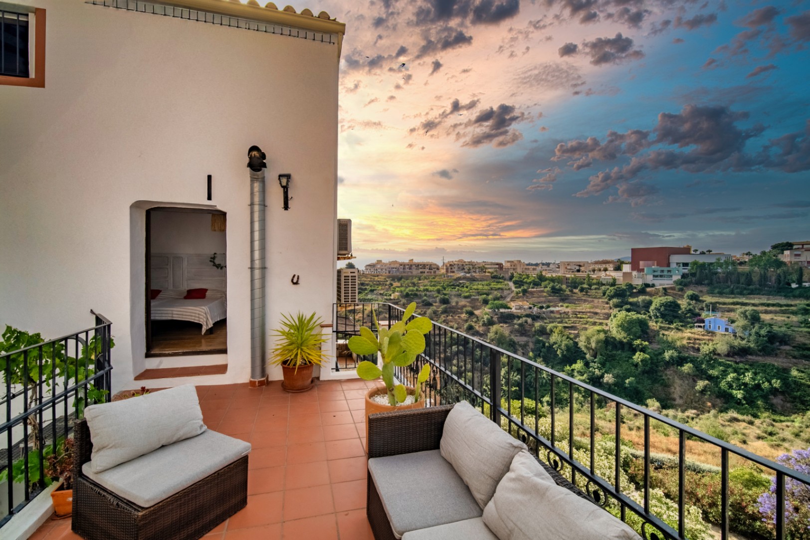 Villa in Polop - view 1