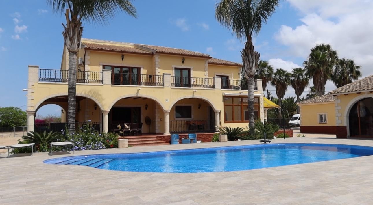 House in Urbanizacion los Balcones - view 1