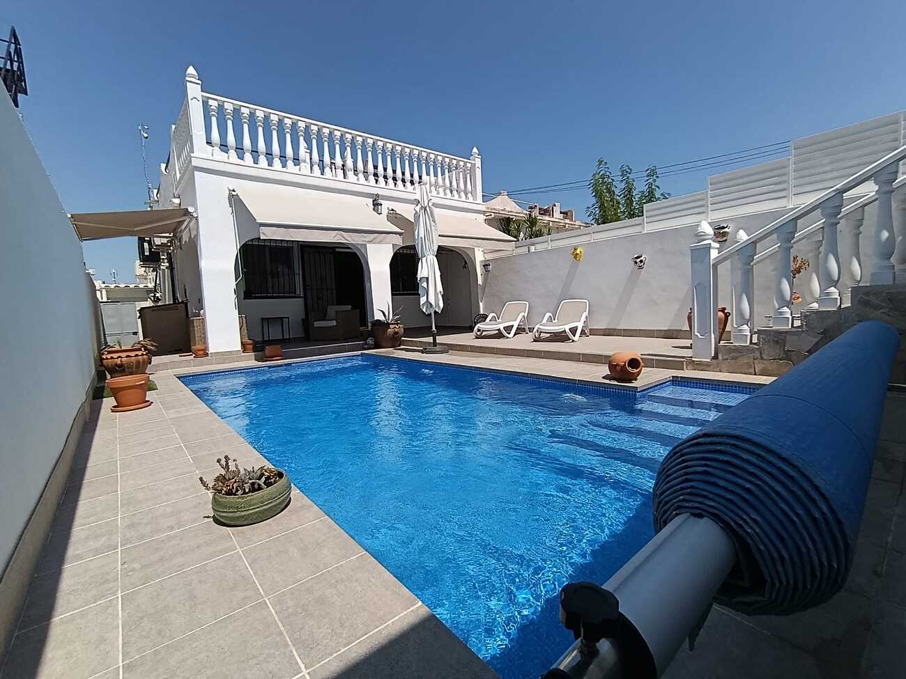 House in Alicante - view 1