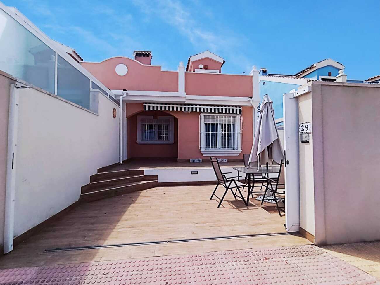 House in Alicante - view 1