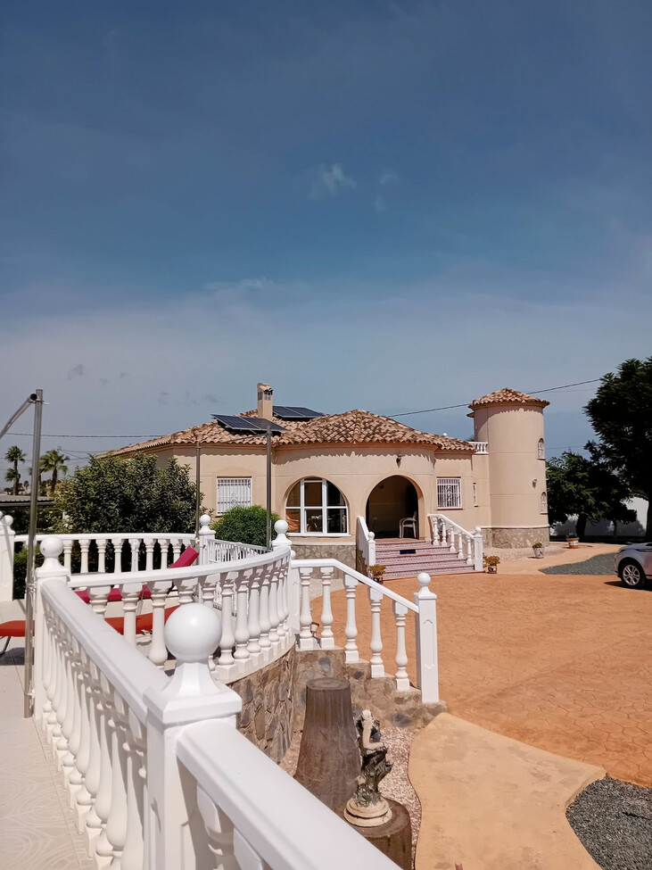 Villa in Catral - view 1