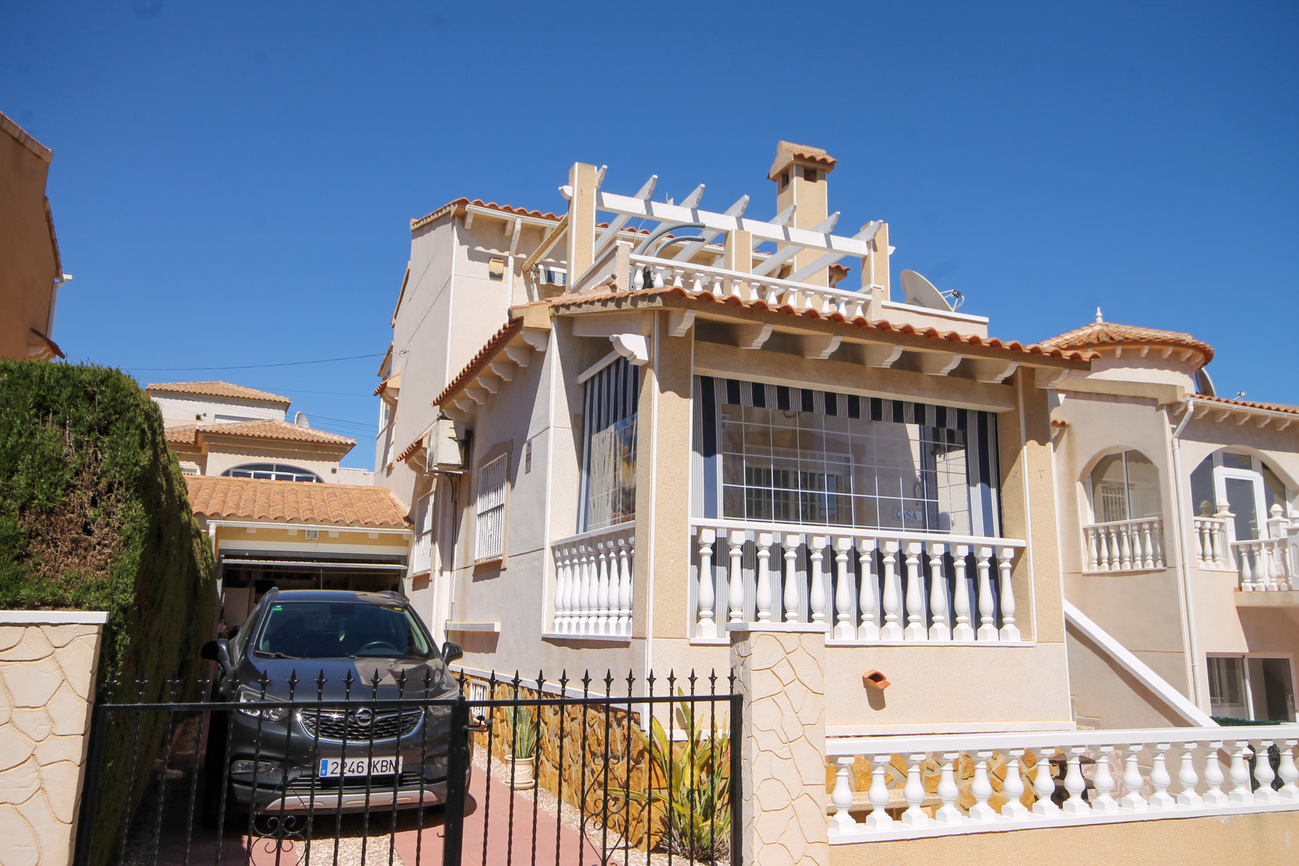 House in Urbanizacion los Balcones - view 1