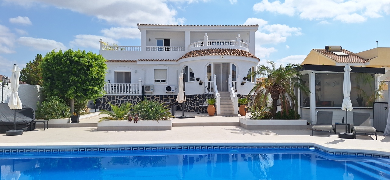 Villa in El Puerto de Mazarron - view 1