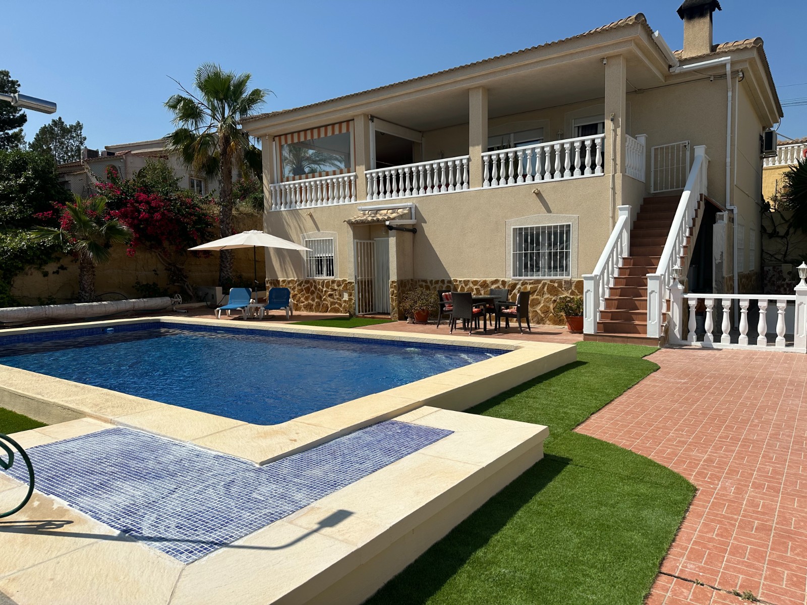 Villa in Alicante - view 1