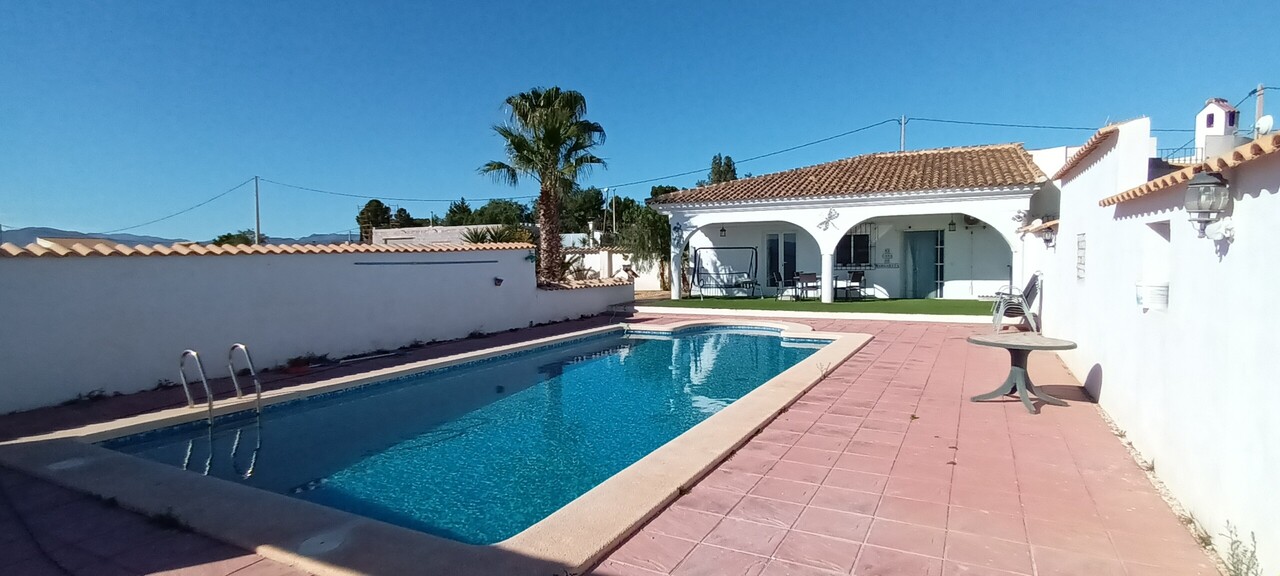 Villa in Almeria - view 1