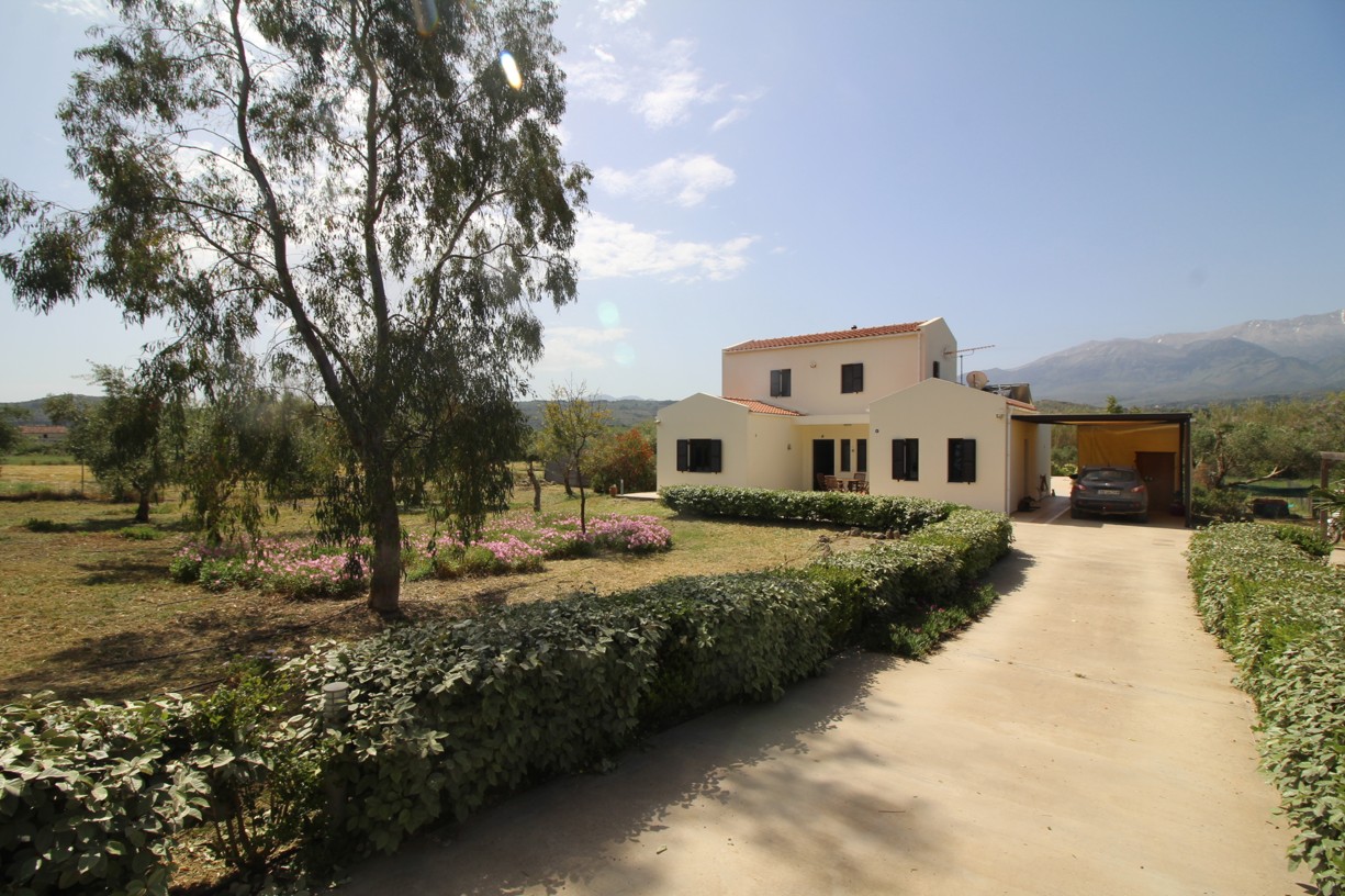House in Neo Chorio - view 1