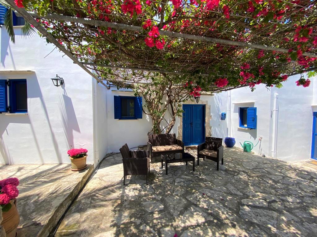 House in Kokkino Chorio - view 1
