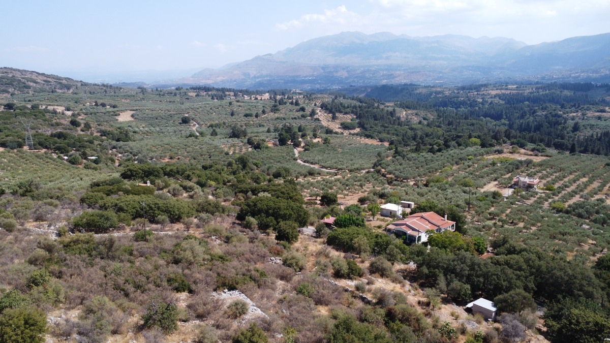 House in Agios Nikolaos - view 1