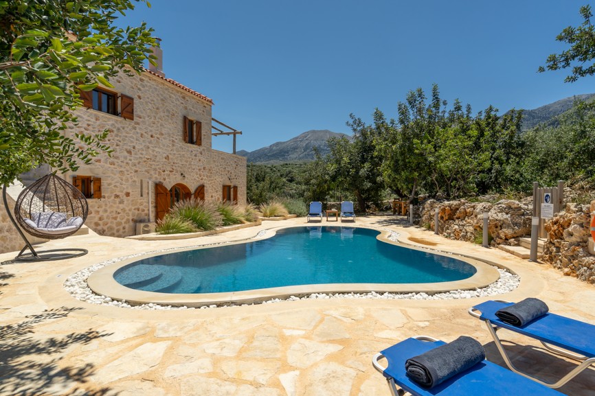 House in Melidoni - view 1