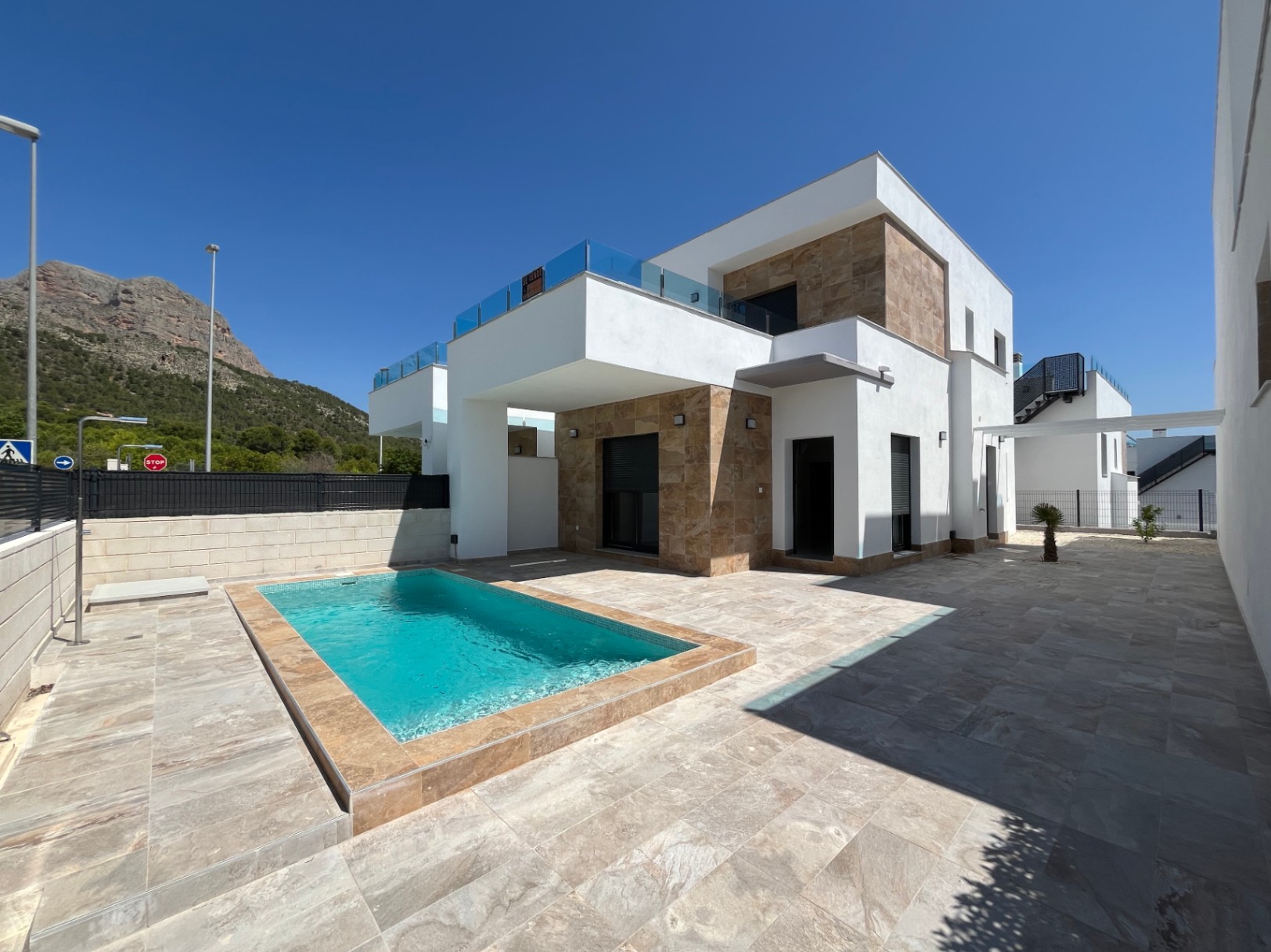 Villa in Polop - view 1