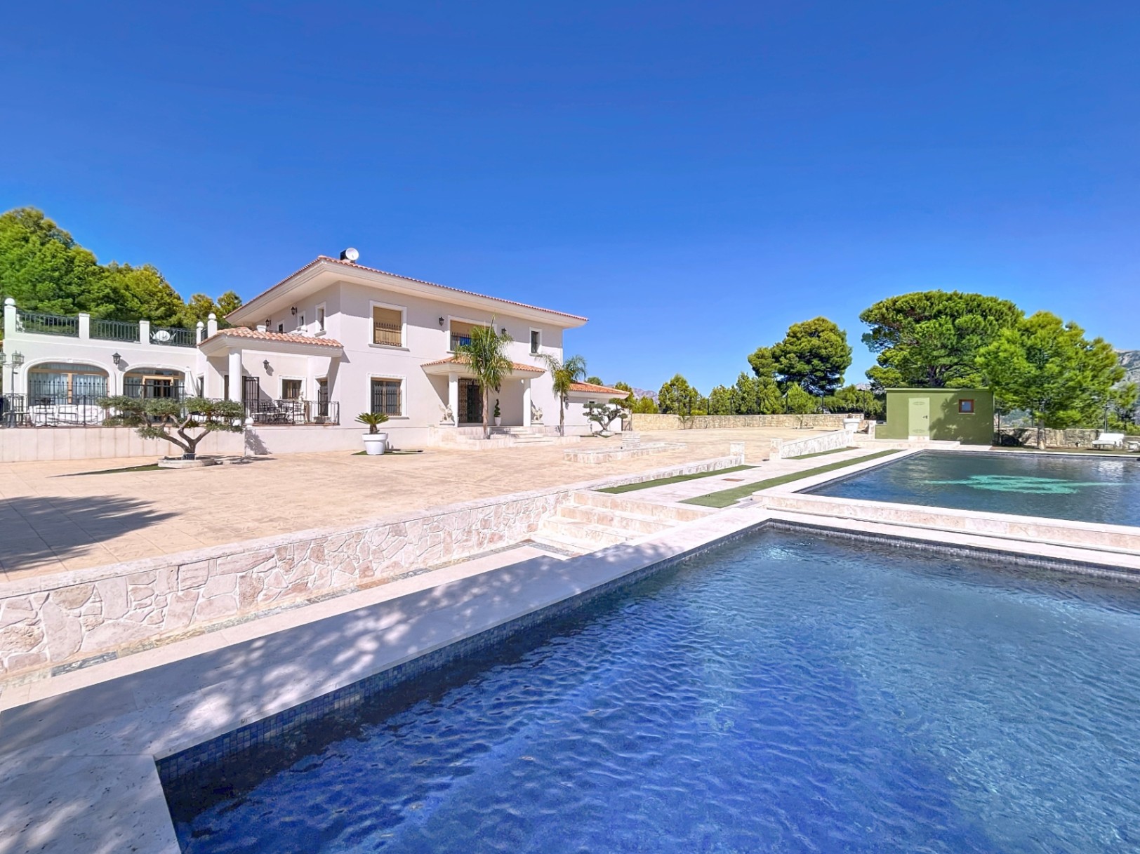 Villa in Guadalest - view 1